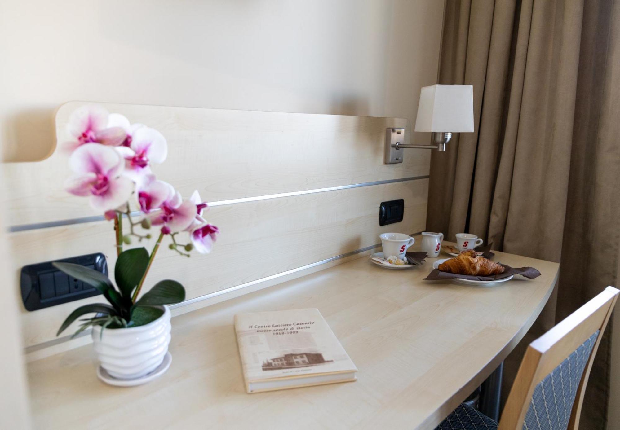 Hotel Giallo Noceto Kültér fotó